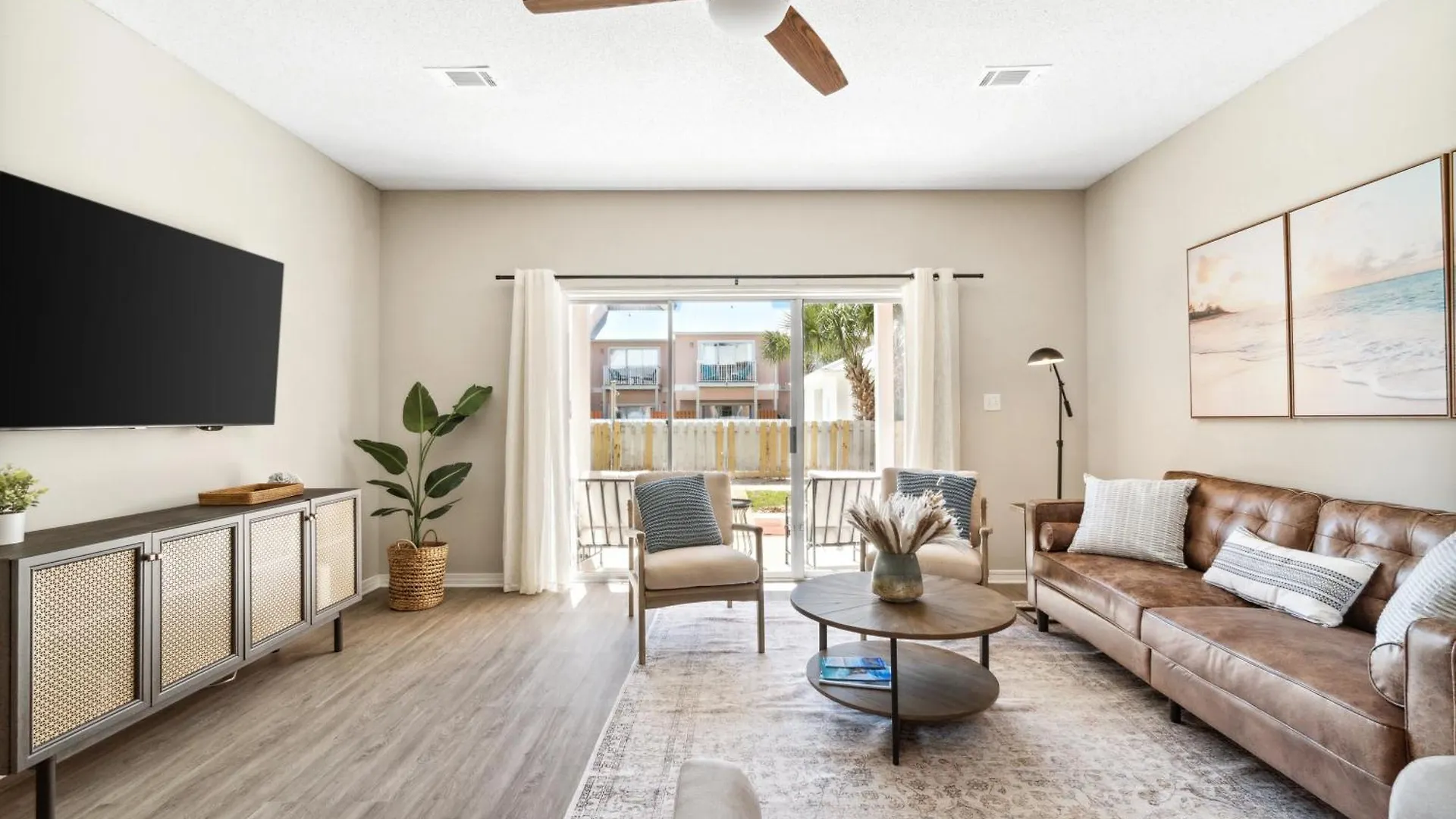 Luxury Miramar Beach Getaway ! 5-Min Walk To Sand ! Private Pool ! Dedicated Parking ! Dog Friendly ! 1Gb Wifi ! Mins To Shopping Destin