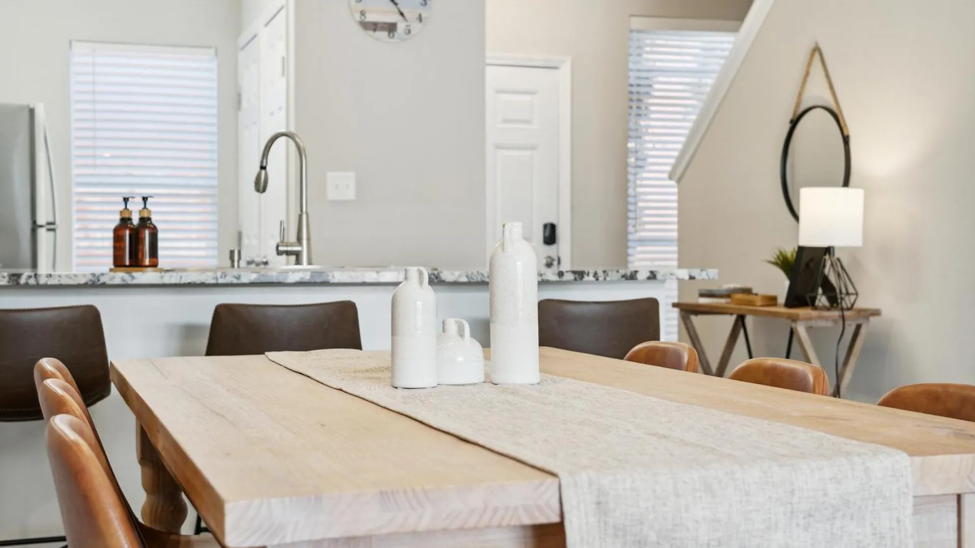 Luxury Miramar Beach Getaway ! 5-Min Walk To Sand ! Private Pool ! Dedicated Parking ! Dog Friendly ! 1Gb Wifi ! Mins To Shopping Destin Holiday home