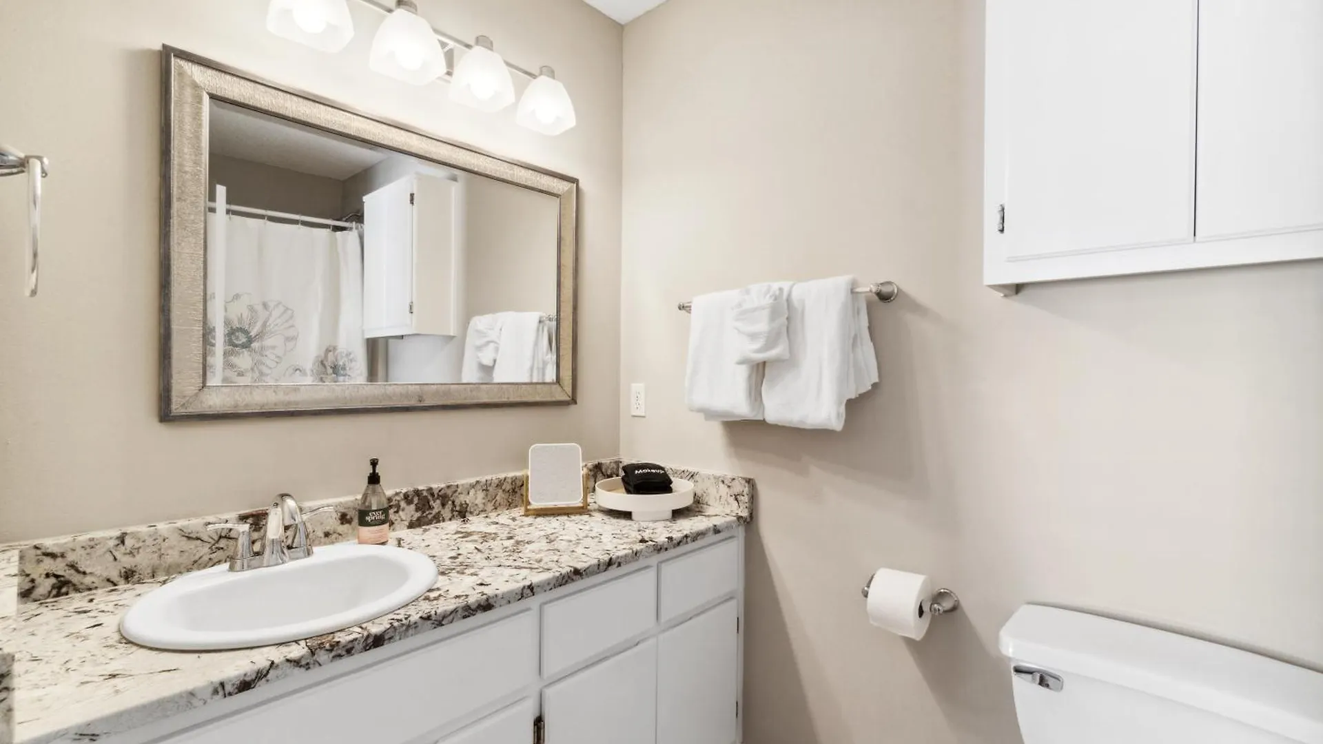 Luxury Miramar Beach Getaway ! 5-Min Walk To Sand ! Private Pool ! Dedicated Parking ! Dog Friendly ! 1Gb Wifi ! Mins To Shopping Destin